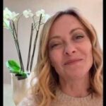 Festa della mamma, il messaggio di Meloni: Essere madre sfida più straordinaria