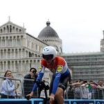 Giro d'Italia, Hoole vince la decima tappa e Del Toro resta in rosa