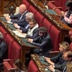 Kefiah e fantasmi in Aula alla Camera, Meloni non raccoglie e solo alla fine 'sbotta' con Schlein