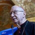 Parolin bacchetta Roccella: Ad Auschwitz non si va in gita ma per memoria di immane tragedia