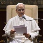 Ucraina, Papa: Guerra insensata, mia vicinanza a terra martoriata