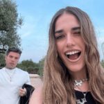 Clara e Fedez, la foto del 'bacio' fa infuriare lei: L'arte della prospettiva