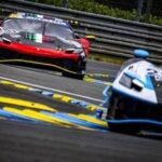 Follia a Le Mans, pilota prende a pugni finestrino dopo tamponamento con Ferrari