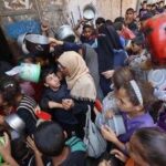 Gaza, 21 morti in raid Israele su gente in fila per aiuti