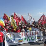 No alla guerra, corteo davanti alla base Usa di Sigonella