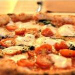 Pizza e bibita sempre più care, ecco la classifica delle 30 città più costose
