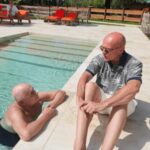 Alfonso Signorini a bordo piscina con Carlo Nordio: Sorprese d'estate