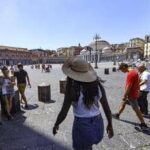 Caldo record, 17 città da bollino rosso. Malore in strada, una donna muore a Bagheria