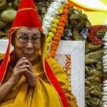 Dalai Lama compie 90 anni, dagli Usa all'India gli auguri al leader spirituale tibetano