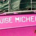 Migranti, 50 in fuga dalla Libia soccorsi dalla nave di Banksy: Esausti e bisognosi di cure
