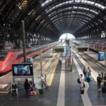 Milano, tentano furto da 1,5 milioni sul treno ma la polizia li blocca. L'attrice Tatiana Luter ring...