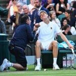 Sinner e l'infortunio a Wimbledon, gli esami e le condizioni