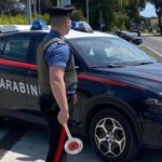 Treviso, non si ferma ad alt carabinieri e finisce contro un albero: morto 23enne