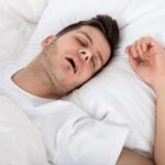 A pancia in su o girato su un lato? La miglior posizione per dormire