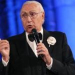 Da 'baudeggiare' a 'pippobaudista', i neologismi ispirati a Pippo Baudo