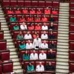 M5S, deputati in aula con colori Palestina: Governo volta sguardo dall'altra parte