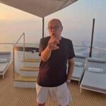 Mi imbarcai su un cargo..., Verdone e gli auguri di Ferragosto citando Borotalco