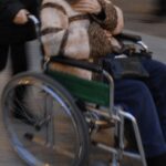 Mio padre invalido al 100%, ma gli negano indennità di accompagno: la denuncia