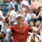 Sinner, che fatica con Shapovalov: perde un set, rimonta e si prende gli ottavi degli Us Open