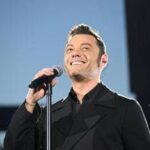 Tiziano Ferro torna dopo il reset social e firma con Sugar: Si parte