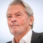 Alain Delon, il figlio minore avvia un'azione legale per annullare il testamento dell'attore