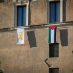 Bandiera Palestina sul Campidoglio, il Comune di Roma: Accanto fiocco giallo per ostaggi