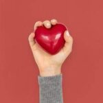 Dai denti al sonno, i 10 rischi nascosti per il cuore da scoprire ed evitare