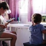 Dalla cucina alla cameretta, in casa i rischi invisibili per il respiro dei bambini