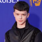 Emmy 2025, Owen Cooper nella storia: a 15 anni è il più giovane vincitore