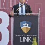 Gualtieri: Voi giovani dovete riportare civiltà democratica nel dibattito del futuro