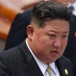 Kim e la stretta di mano al presidente del Parlamento sudcoreano, il racconto