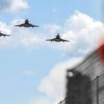 Regno Unito schiera i caccia in Polonia, Mosca accusa la Nato: E' in guerra con Russia