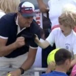 'Ruba' un cappellino a un bambino agli Us Open, ora il milionario si scusa