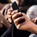 Social vietati ai minori di 16 anni, Onorato: Facciamo tornare i ragazzi a giocare