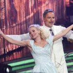 Beppe Convertini replica a Lucarelli: Io figlio di due persone medie straordinarie
