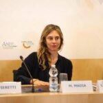 Bullismo, Madia: Rapporto giovani con smartphone sempre più prematuro e incontrollato