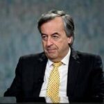Burioni lascia i social: Dopo 10 anni tempo di evolvere, clima non più costruttivo