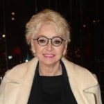 Enrica Bonaccorti torna sui social dopo l'annuncio della malattia: Non mi nasconderò più