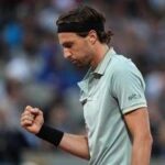 Finale tra cugini a Shanghai: Rinderknech batte Medvedev e abbraccia Vacherot