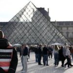 Furto al Louvre, media: Arrestato terzo sospetto
