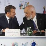 La gaffe di Trump fa ridere Macron e Rama, battute al vertice