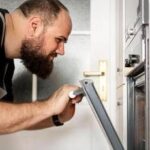Over 50 e con voglia di cambiare, ecco l'identikit dei collaboratori domestici
