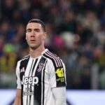 Fiorentina-Juve, cori razzisti contro Vlahovic e partita a rischio stop. Cos'è successo