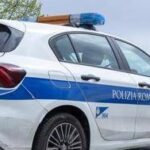 Ricoverato dopo inseguimento con polizia, muore al San Filippo Neri: parenti assaltano auto davanti ...