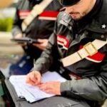 Roma, 14enne alla guida di auto a noleggio rubata: non si ferma all'alt e provoca incidente