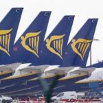 Ryanair, stop ai biglietti cartacei: da mercoledì carte d'imbarco solo digitali