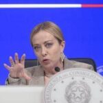 Sondaggio politico: Fratelli d'Italia stabile al comando, su Forza Italia