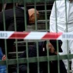 Trovato morto con ferite alla testa nell'androne di un palazzo, giallo a Napoli