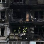 Ucraina, Kiev ancora sotto attacco: raffica di missili e droni. Zelensky: Russia colpisce strutture...