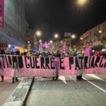 Violenza sulle donne, cortei a Milano e Torino con omaggio a Ornella Vanoni